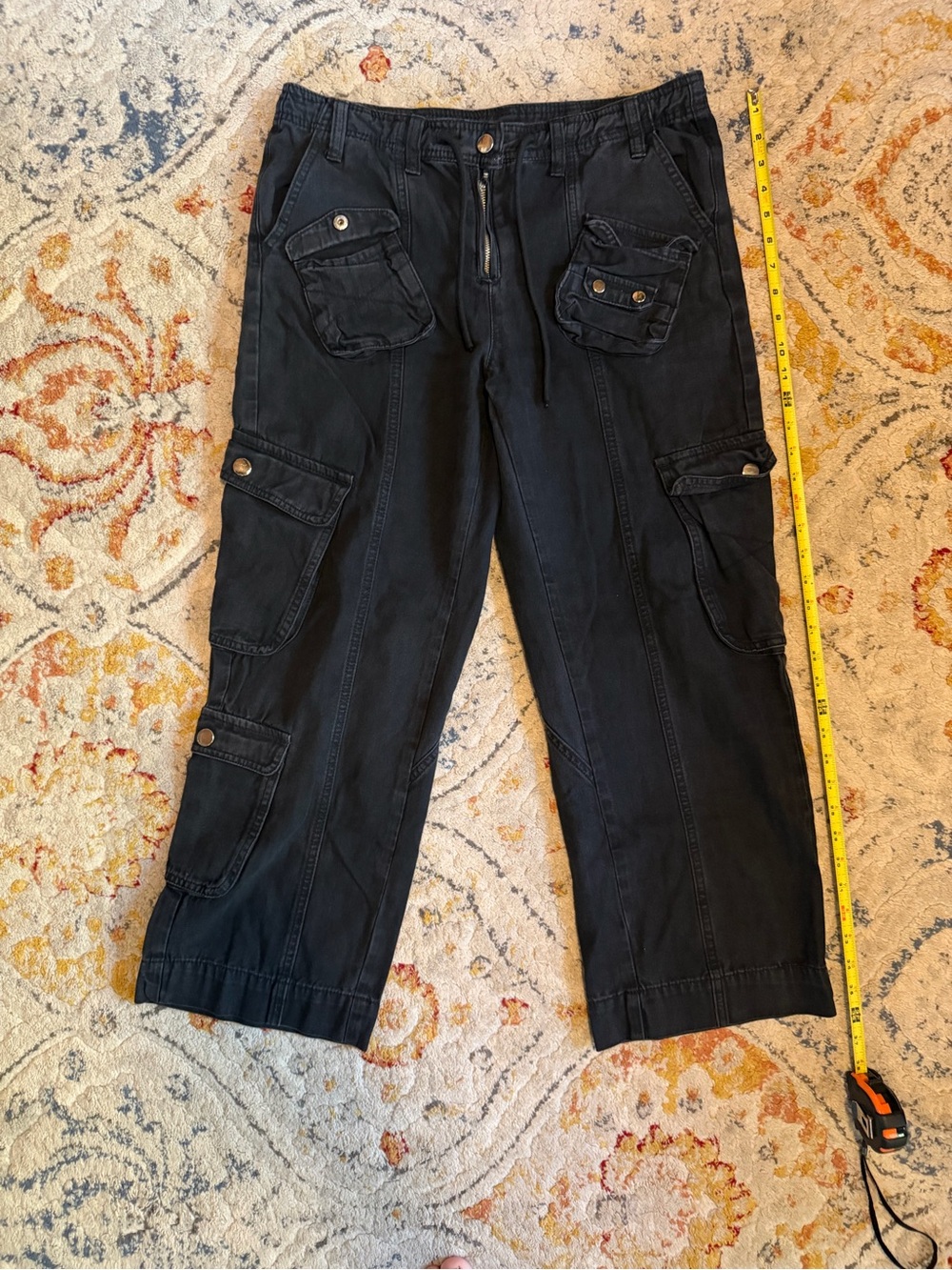 Black Cargo Pants - Casual Utility Style